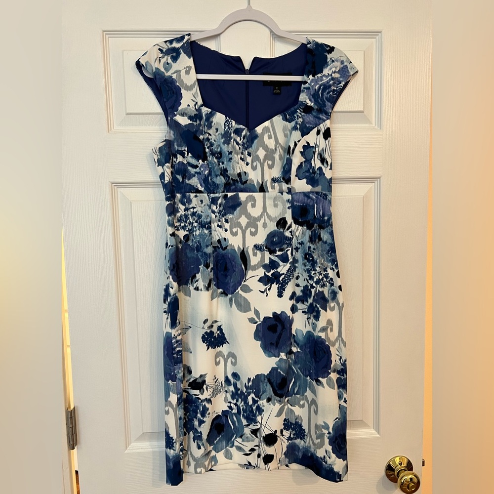 Blue and white floral dress 🪻